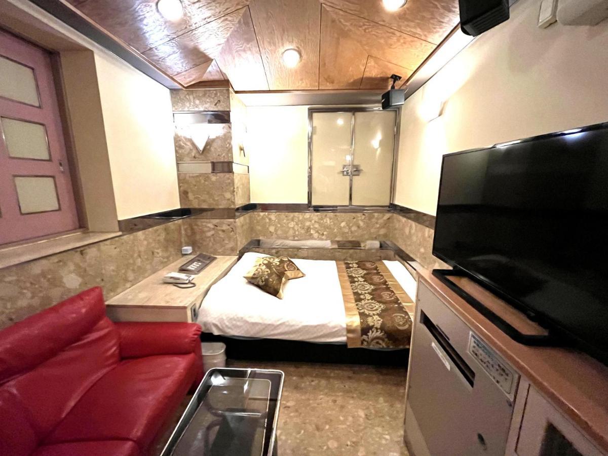 Hotel Crystal 大人専用 Tokyo Bagian luar foto