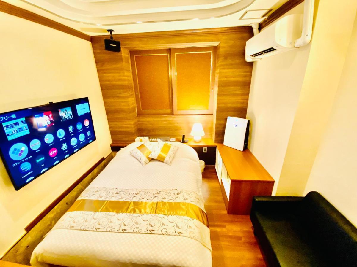 Hotel Crystal 大人専用 Tokyo Bagian luar foto