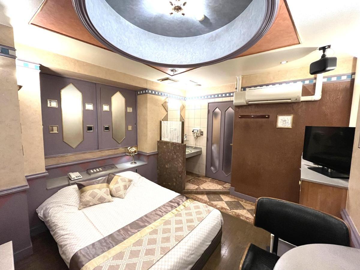 Hotel Crystal 大人専用 Tokyo Bagian luar foto