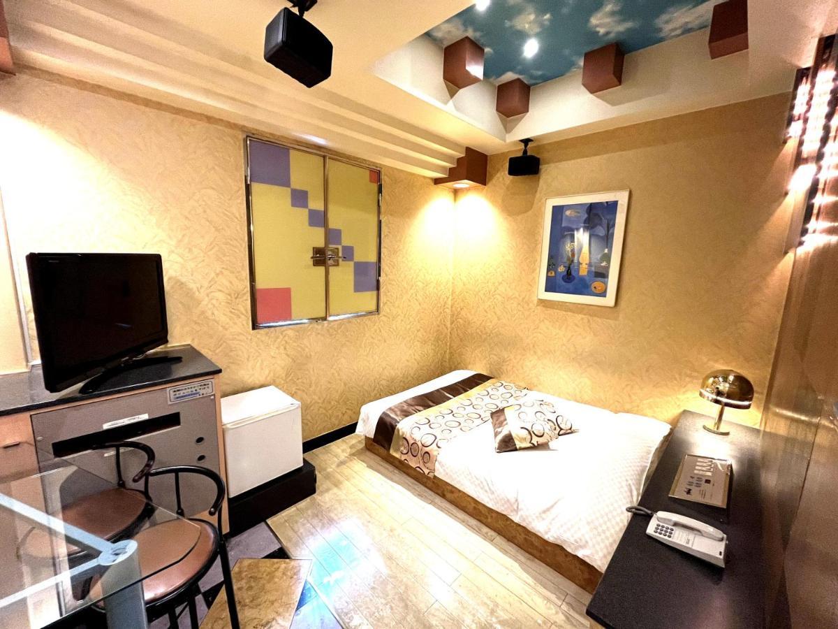Hotel Crystal 大人専用 Tokyo Bagian luar foto