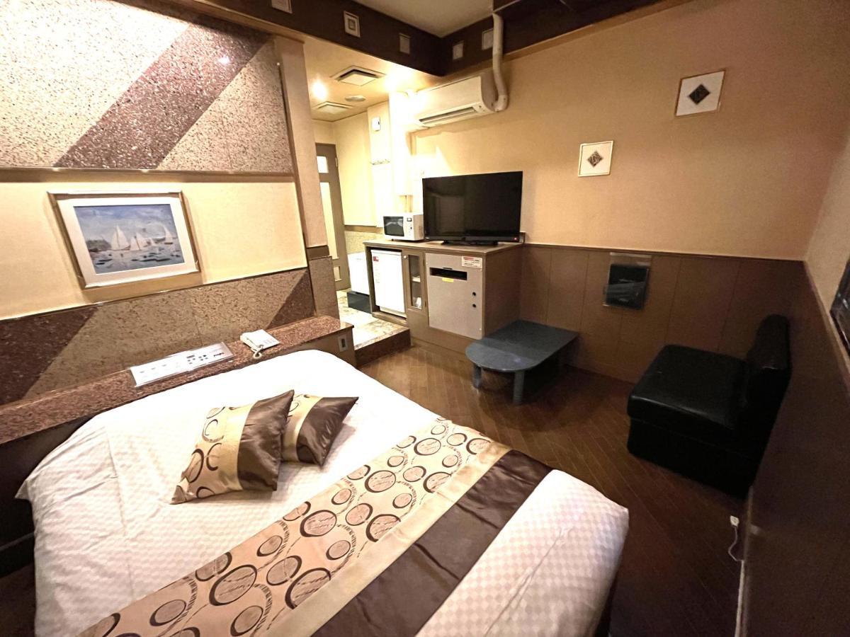 Hotel Crystal 大人専用 Tokyo Bagian luar foto