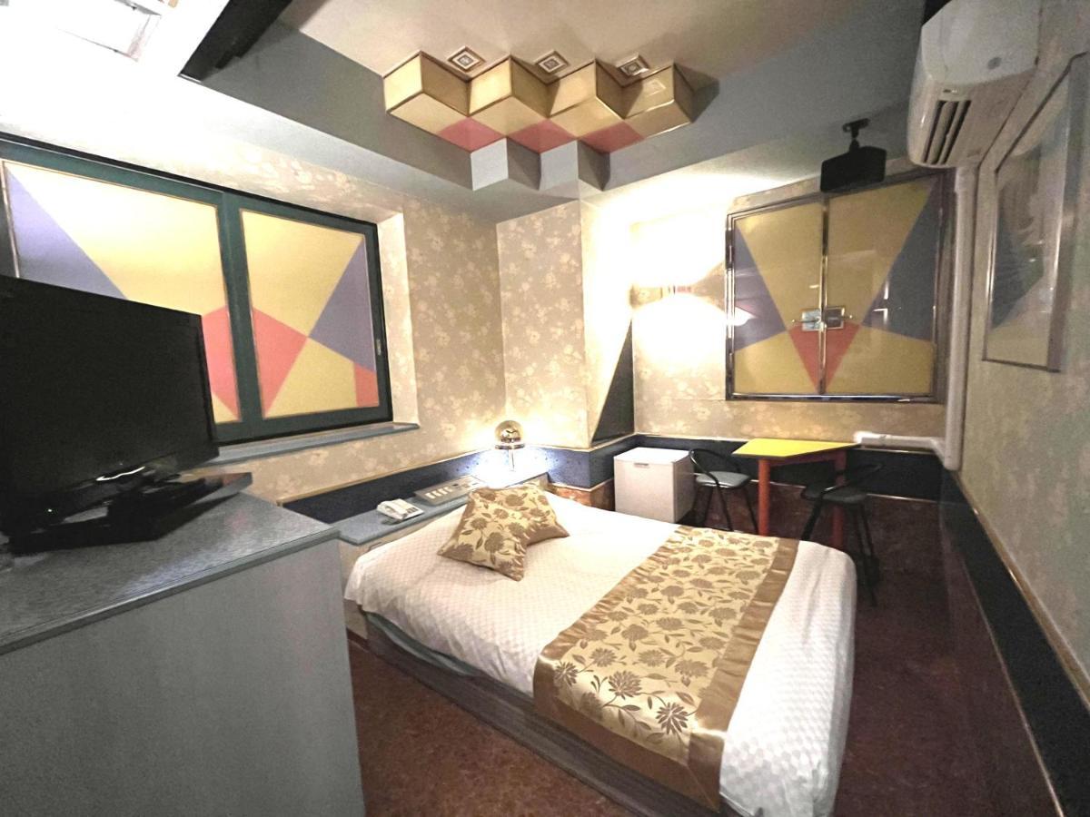 Hotel Crystal 大人専用 Tokyo Bagian luar foto