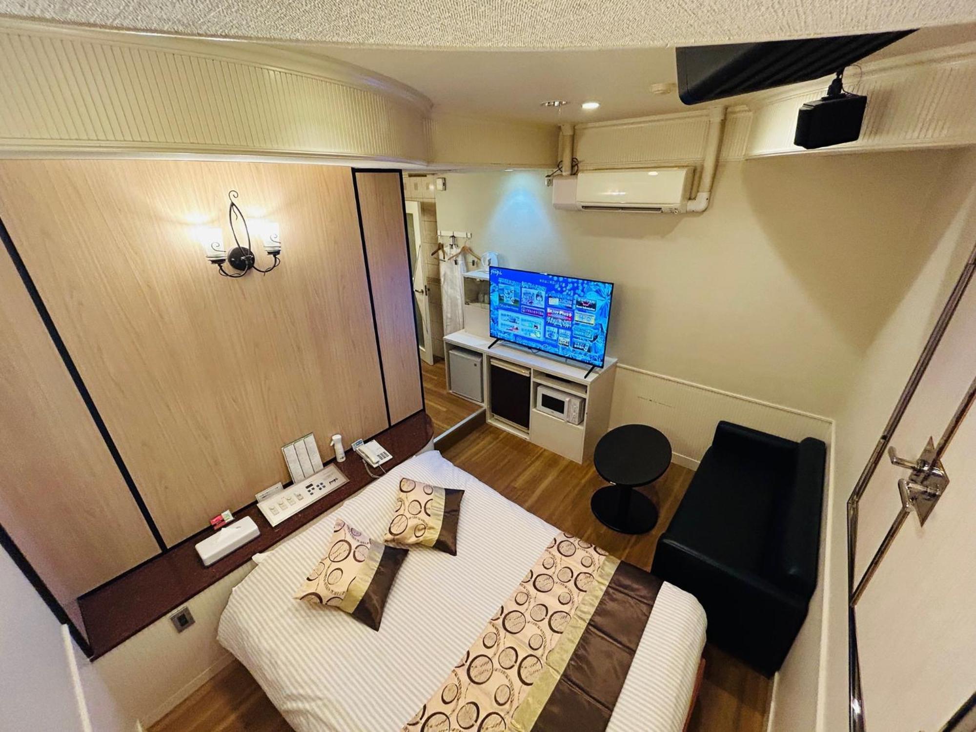 Hotel Crystal 大人専用 Tokyo Bagian luar foto