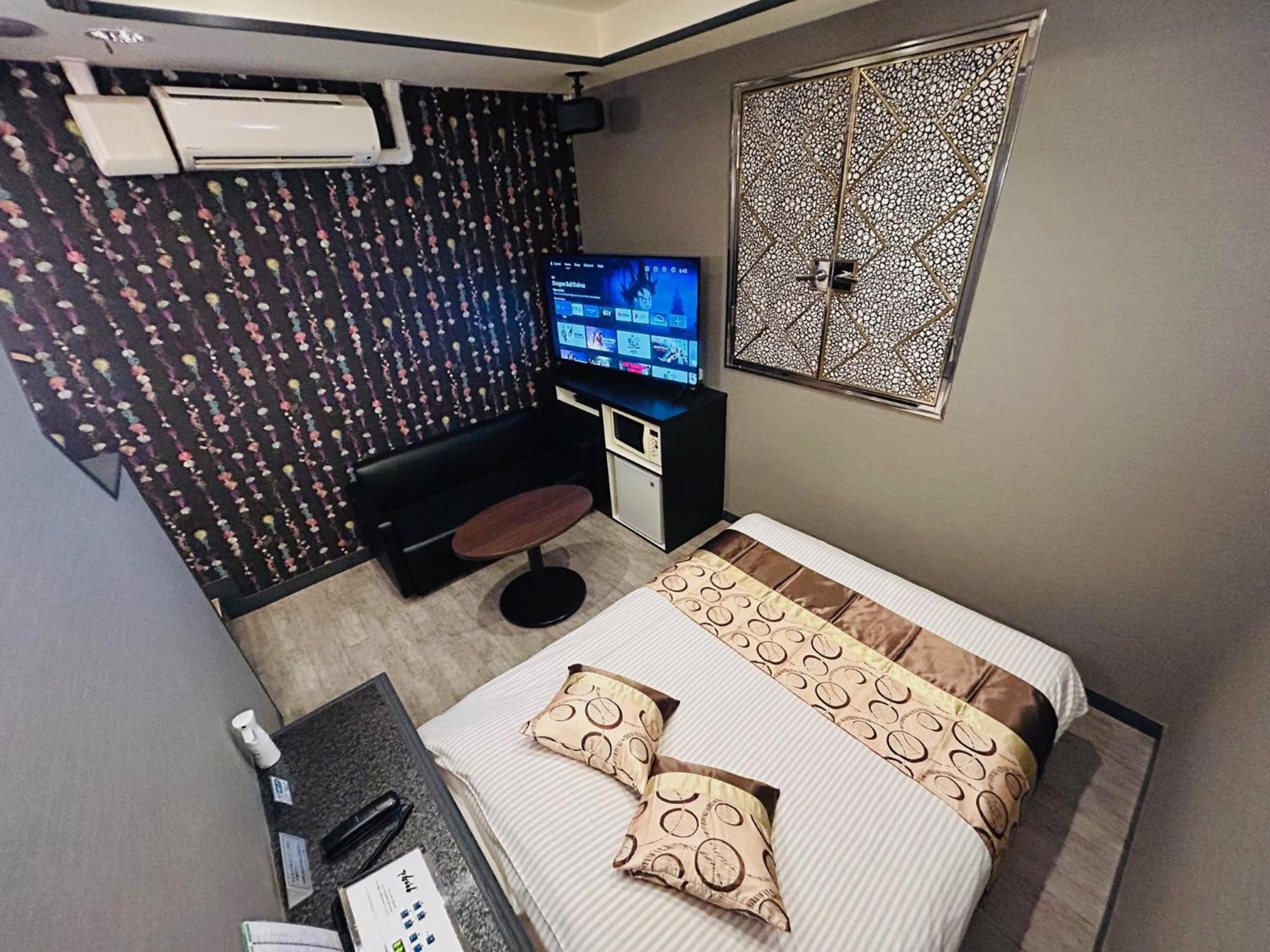 Hotel Crystal 大人専用 Tokyo Bagian luar foto
